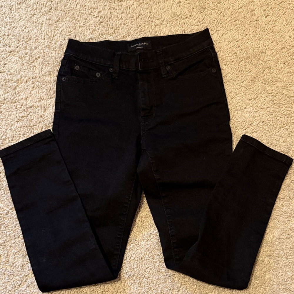Women’s Banana Republic black skinny jeans